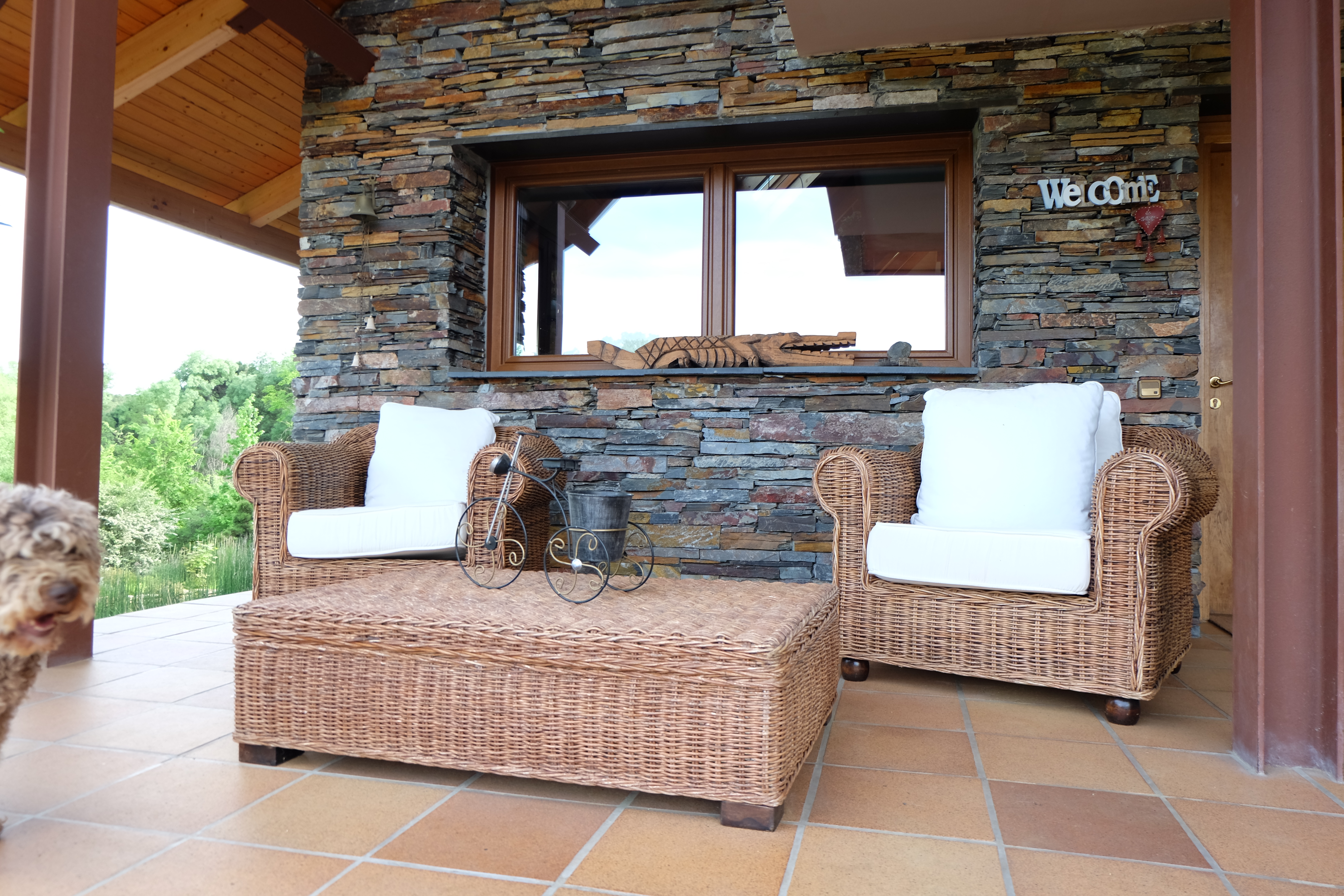 Imagen del porche de La Quinta Encantada